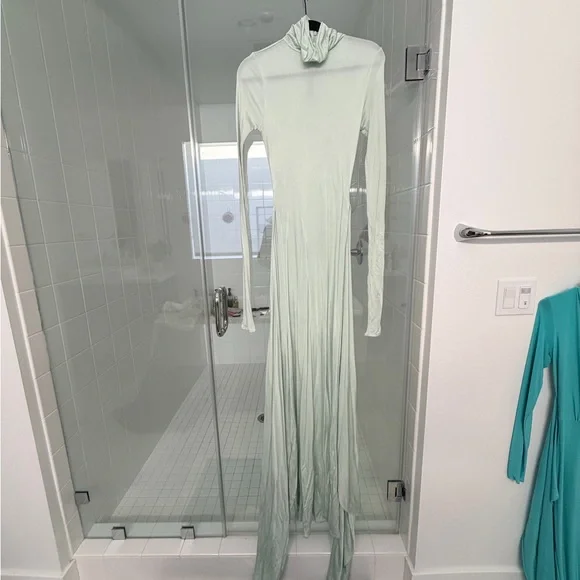 ELSA Light Green Long Sleeve Dress - Picture 3 of 9